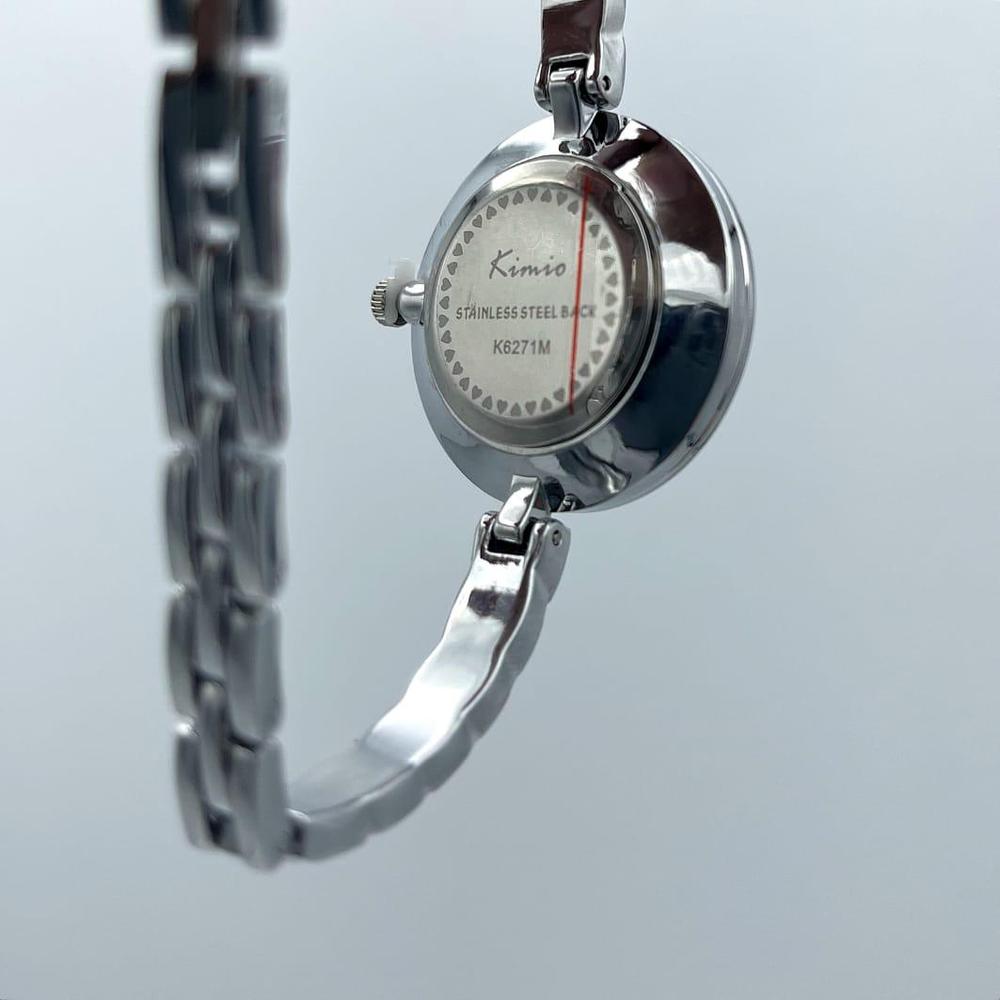 Women's classic analogue watch